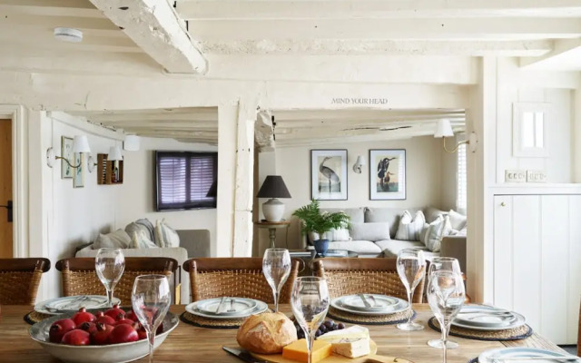 The Old Coach House - From 500 Per Night