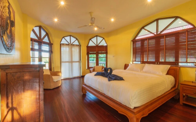 4 BR Pool Villa in Great Location - CV4
