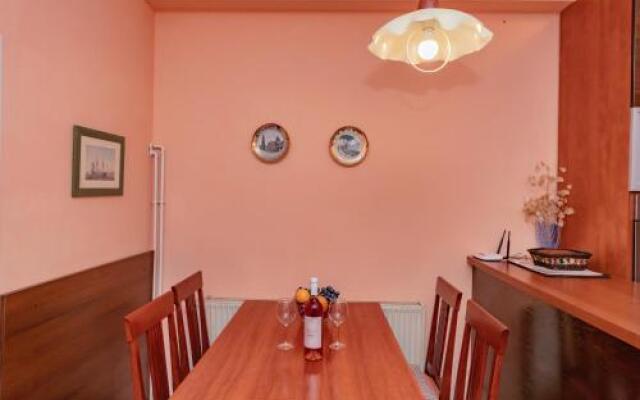 Orange Dream Apartment