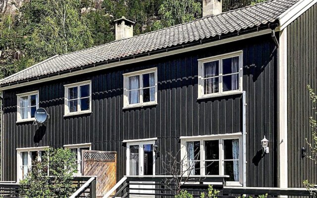 8 Person Holiday Home in Treungen