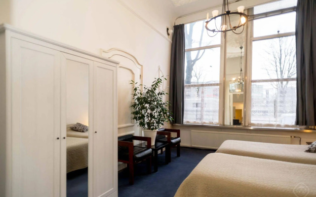 Prins Hendrik Apartments
