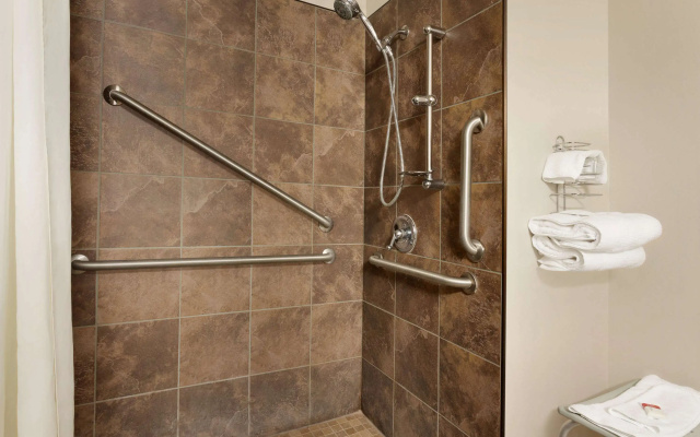 Travelodge by Wyndham Jefferson City
