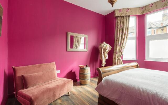 Courcy Road - 7 bedroom - sleeps up to 22