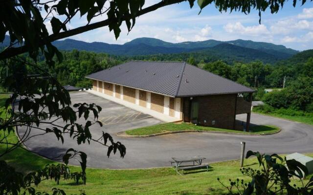 Townsend River Breeze Inn