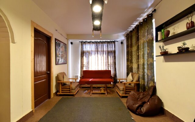 OYO 13350 Home Hill View Naggar Road
