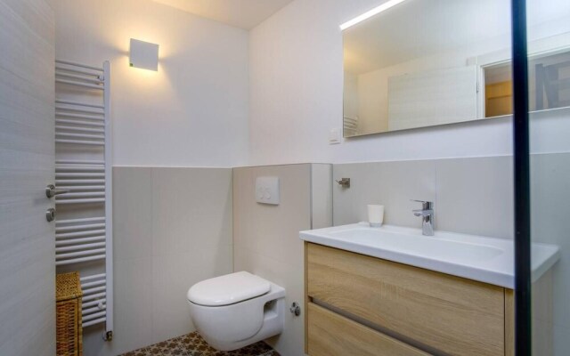 Impeccable 4-bed Apartment in Osor