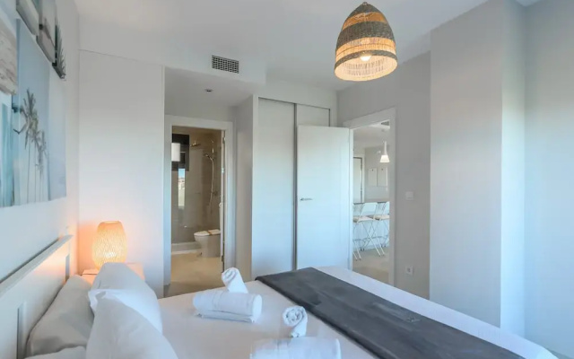 Modern Apartment With Shared Pool