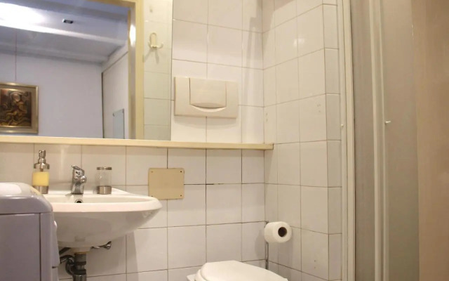 Basement Turati 3 -Consulates District
