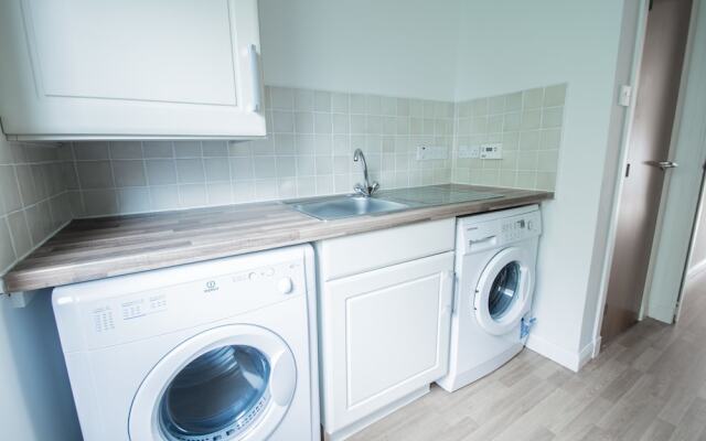 Orange Apartments 46 Shaw Road