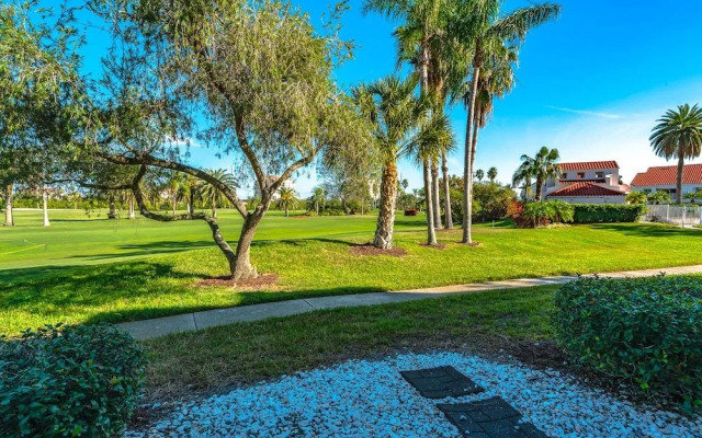 Vista Verde East 2-212