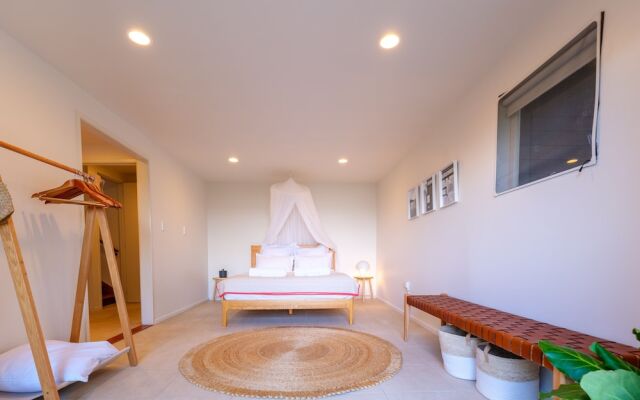 Koi Waiheke with private beach access