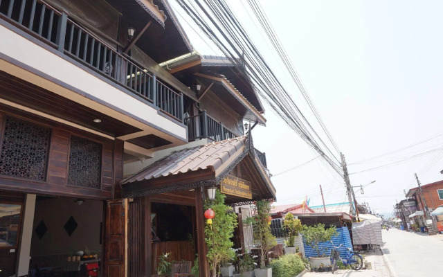 Wongsaisiri Srichiangkhan Hotel