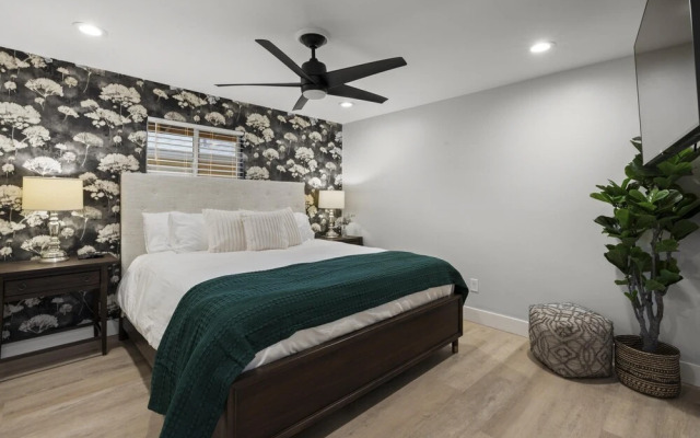 Montecito Luxe 3-villa Retreat w Pool Courtyard