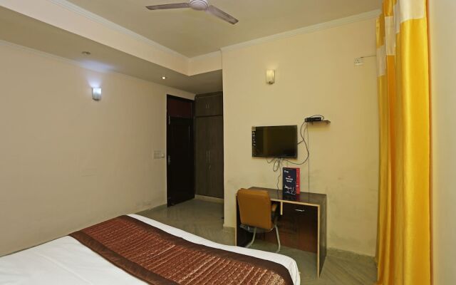 OYO 8438 DSR Residency