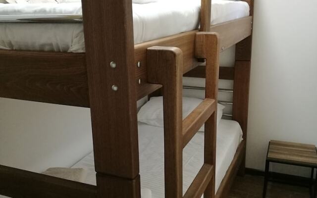 Falcon Apartments - Chacha