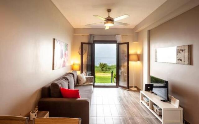 Mola Kaliva sea view, 100m from the beach!