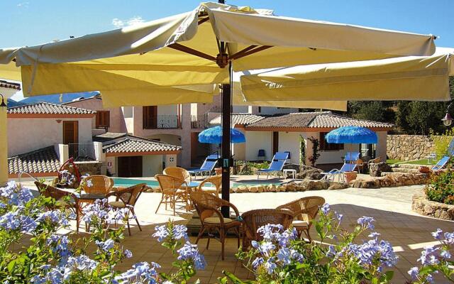 Residence With Pool In Tanaunella - Budoni