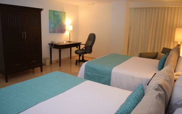 Astur Hotel y Suites