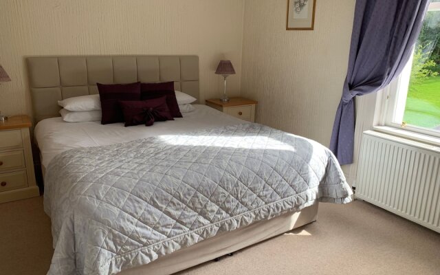 Ashburn House De Luxe B&B