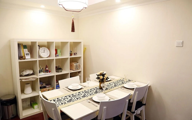 Beijing Sanlitun 2-Bedroom Spacious Apartment