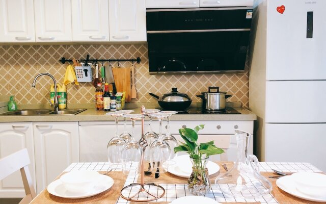 Coastline International Apartment