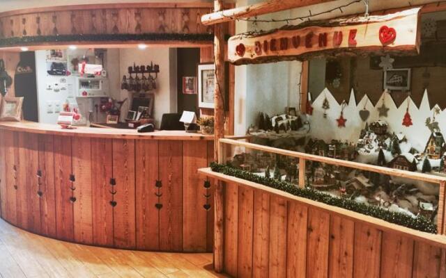 Montana Chalet Hotel