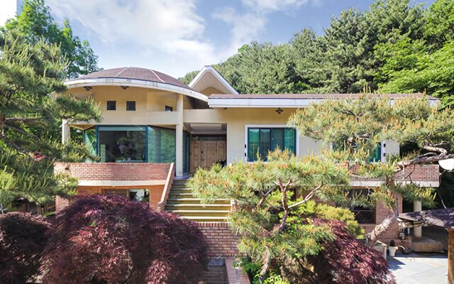 Yongin Ida Wood Pension
