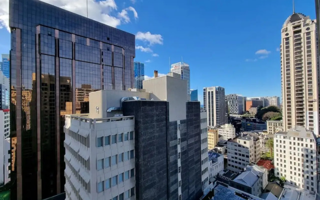 Chic CBD Studio-Aircon-Wifi -Heated Pool