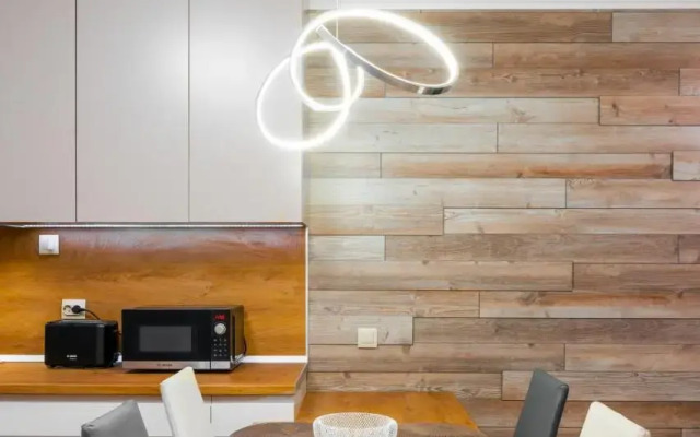New Stylish 1-bedroom Flat in Business District