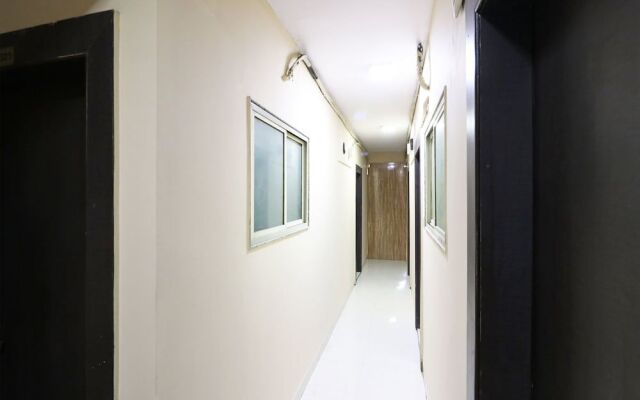 OYO 8219 Hotel Manan