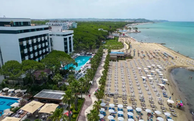 Kastrati Hotel