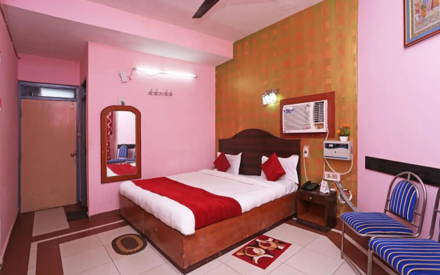 Capital O 6077 Hotel Ashraya