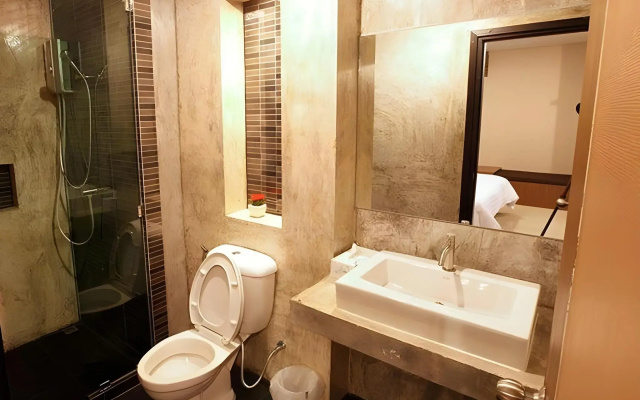 The Plubpla Serviced Apartment