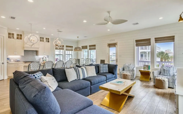 The Conch Castle by Ryson Vacation Rentals