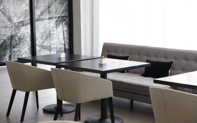 AC Hotel by Marriott Tampa Airport