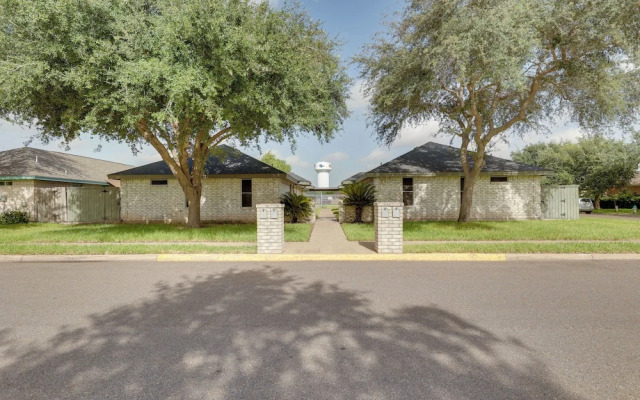 Pet-friendly Edinburg Apartment With Pool Access!