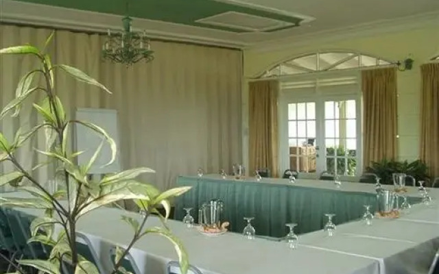 Cara Suites