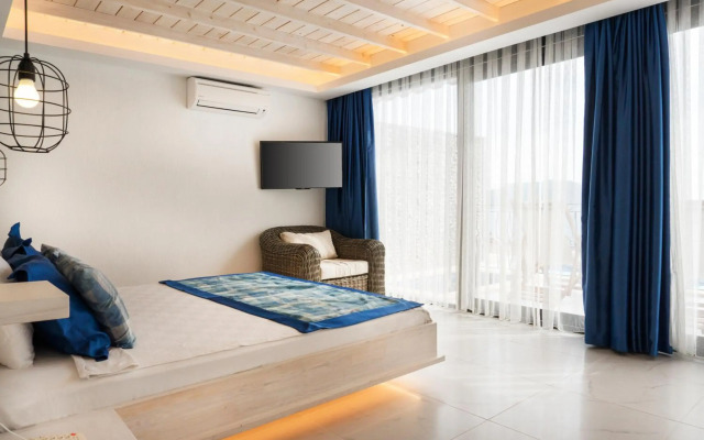 Nur Beach Hotel