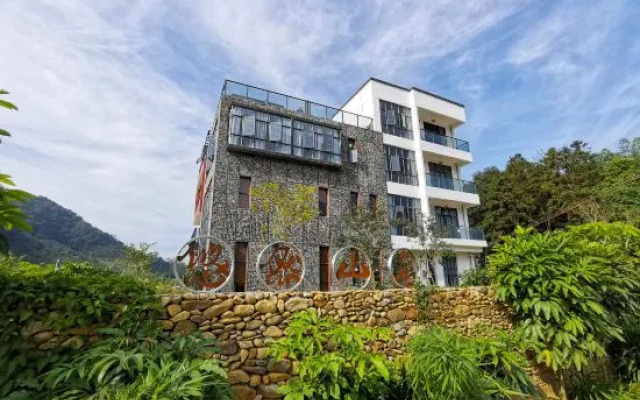 Youran Shanju Hostel