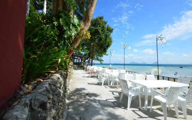 Koh Ngai Cliff Beach Resort