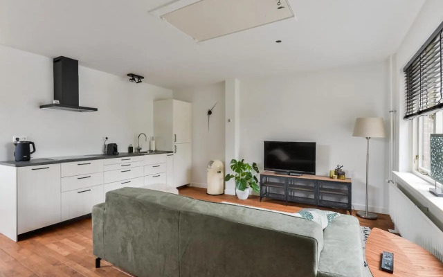 Luxury Garden View Apartment