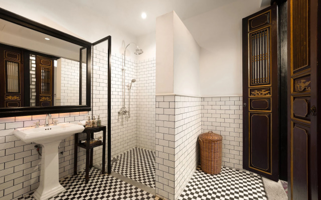 Cheong Fatt Tze - The Blue Mansion