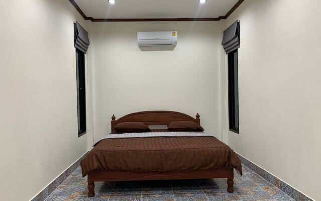 Reuanpruhong Na Bangthong