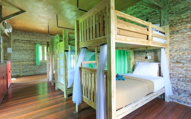 The Green Groves Hostel – Guest Rooms – Lembongan Island
