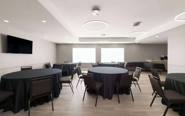 Microtel by Wyndham Lachute