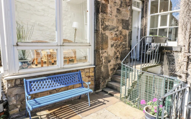 3 Lynedoch Place