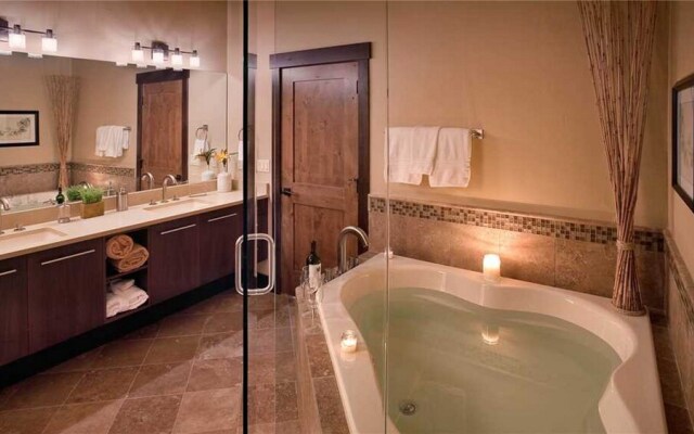 Granite Falls Chalet