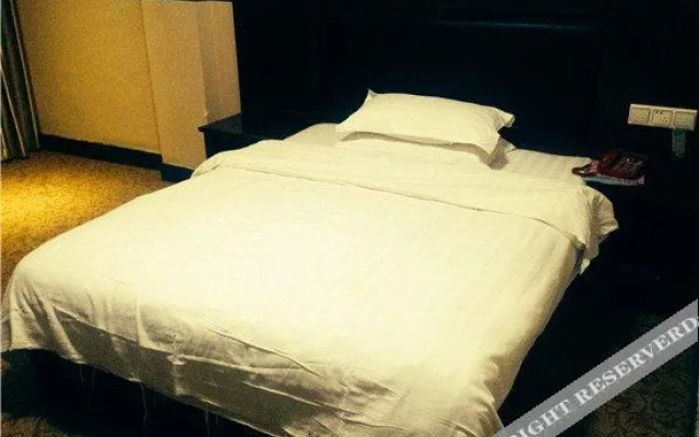 Sunshine Holiday Hotel