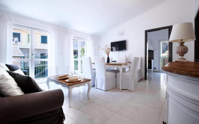 Edone' by PortofinoHomes