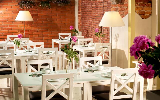 Leone Aparthotel